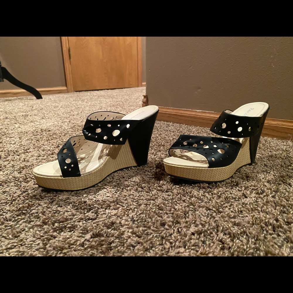 Cute wedge shoes-size 8.5